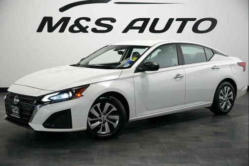 Glacier White 2024 Nissan Altima S FWD
