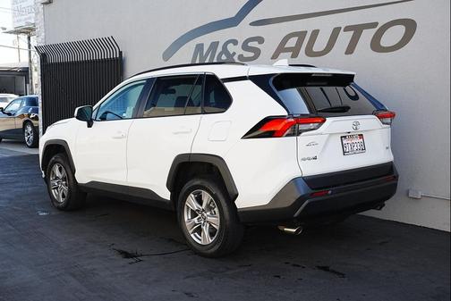 2022 Toyota RAV4 XLE