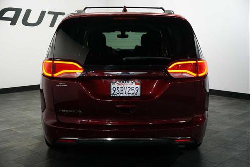 Velvet Red Pearlcoat 2020 Chrysler Pacifica Touring L