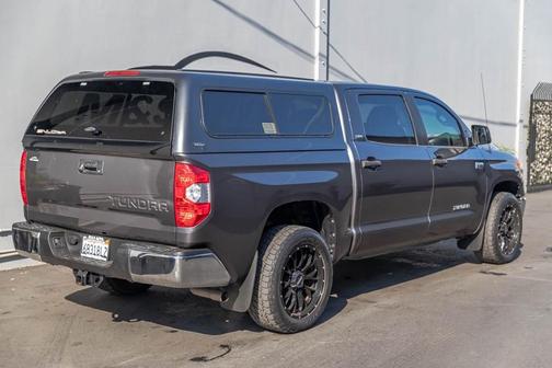 Photo 5 of 23 of 2015 Toyota Tundra SR5