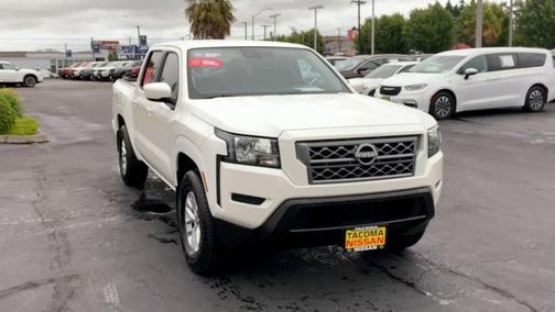 2024 Nissan Frontier SV