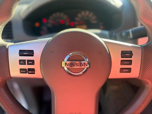 Glacier White 2018 Nissan Frontier S