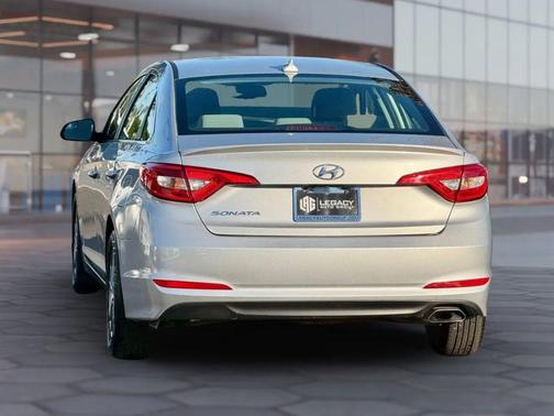 2017 Hyundai SONATA SE