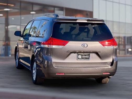 2011 Toyota Sienna XLE