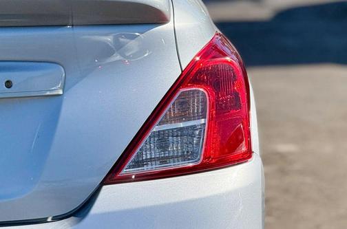 2019 Nissan Versa 1.6 S+