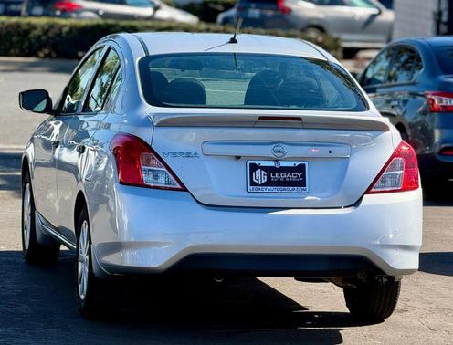 2019 Nissan Versa 1.6 S+