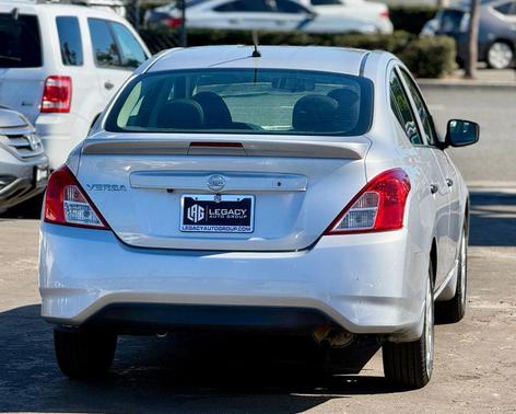 2019 Nissan Versa 1.6 S+