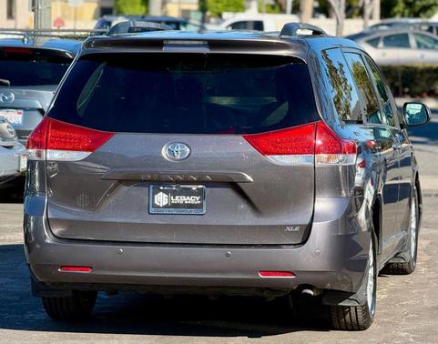 2012 Toyota Sienna XLE
