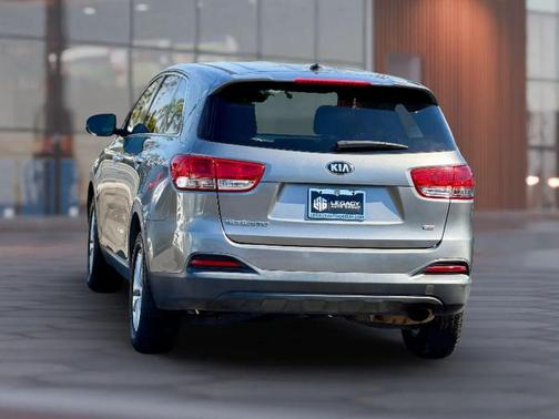 2017 Kia Sorento L