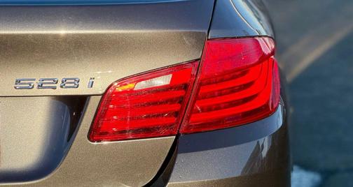 2015 BMW 528 528i Sedan 4D