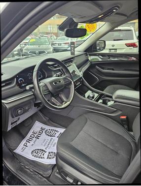 2022 Jeep Grand Cherokee Laredo