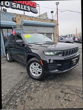 2022 Jeep Grand Cherokee Laredo