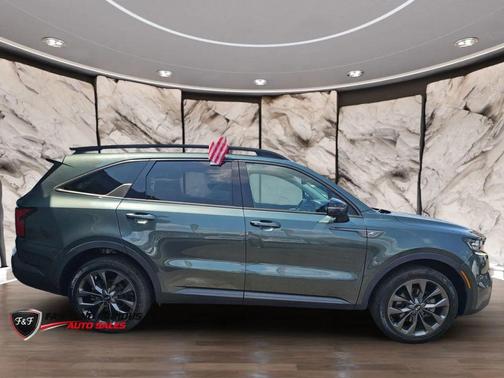 Green 2021 Kia Sorento SX