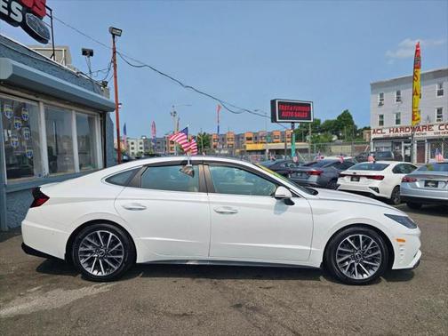 2021 Hyundai SONATA Limited