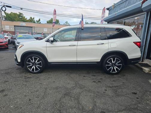 2022 Honda Pilot Touring 8-Passenger