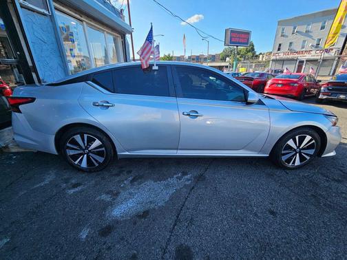 2022 Nissan Altima 2.5 SV