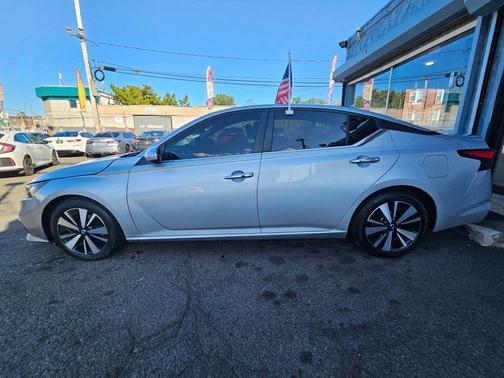 2022 Nissan Altima 2.5 SV