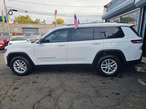 2021 Jeep Grand Cherokee L Laredo