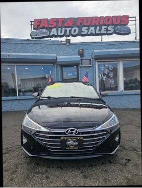 2019 Hyundai ELANTRA SE