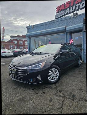 2019 Hyundai ELANTRA SE