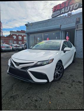 2022 Toyota Camry SE