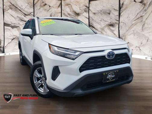 White 2022 Toyota RAV4 Hybrid XLE