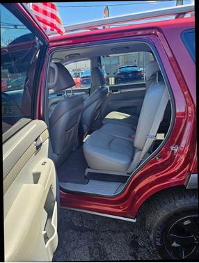 Burgundy 2009 Kia Borrego EX V6