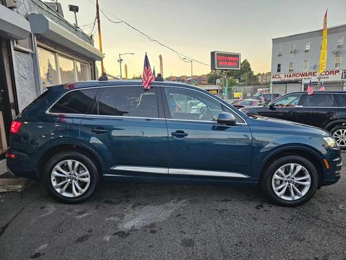 2019 Audi Q7 55 Premium Plus