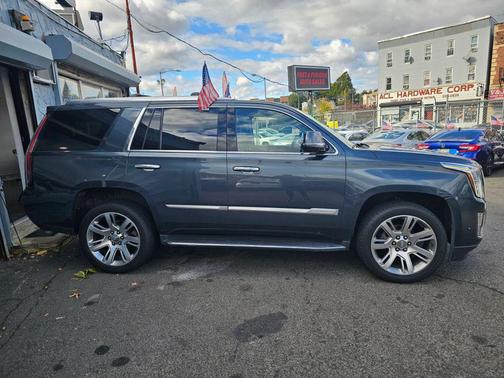 2019 Cadillac Escalade Luxury