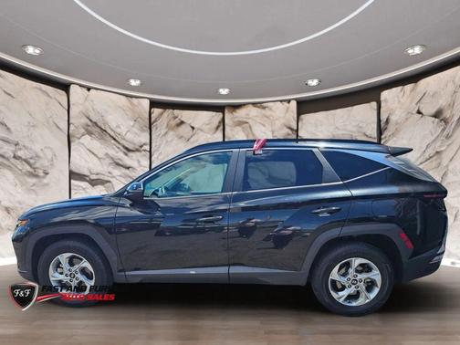 Black 2022 Hyundai TUCSON SEL