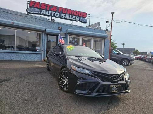 2022 Toyota Camry SE