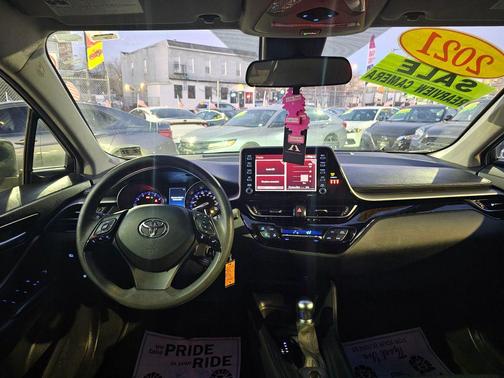 2021 Toyota C-HR LE Sport Utility 4D