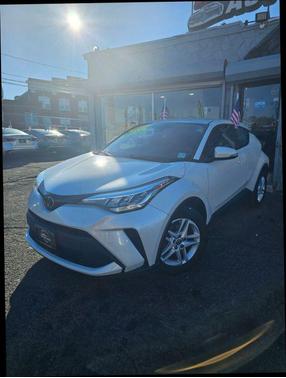 2021 Toyota C-HR LE Sport Utility 4D