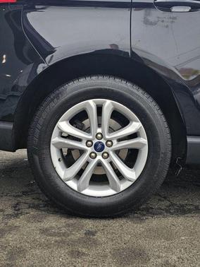 Black 2020 Ford Edge SEL