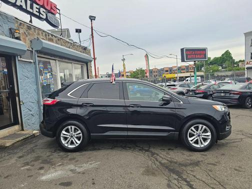 Black 2020 Ford Edge SEL