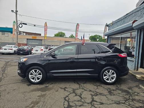 Black 2020 Ford Edge SEL