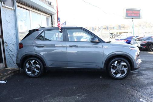 2023 Hyundai VENUE Limited