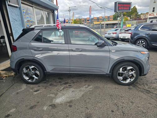 2022 Hyundai VENUE Limited