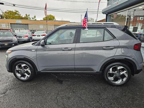 2022 Hyundai VENUE Limited