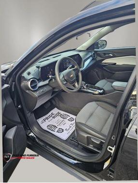 Black 2024 Chevrolet Trax LT