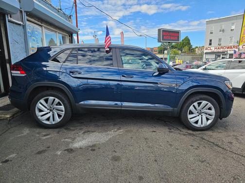 2022 Volkswagen Atlas Cross Sport 3.6L V6 SE w/Technology