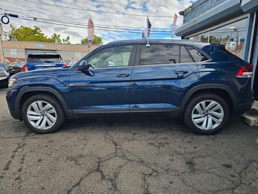 2022 Volkswagen Atlas Cross Sport 3.6L V6 SE w/Technology