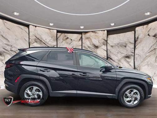 Black 2024 Hyundai TUCSON SEL