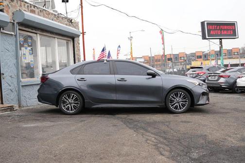 2022 Kia Forte GT-Line