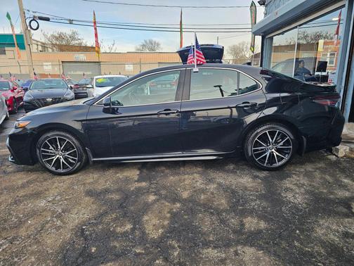 2022 Toyota Camry SE