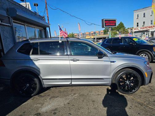 2021 Volkswagen Tiguan 2.0T SEL R-Line Black