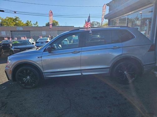 2021 Volkswagen Tiguan 2.0T SEL R-Line Black