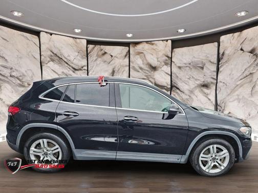 Black 2022 Mercedes-Benz GLA 250 4MATIC