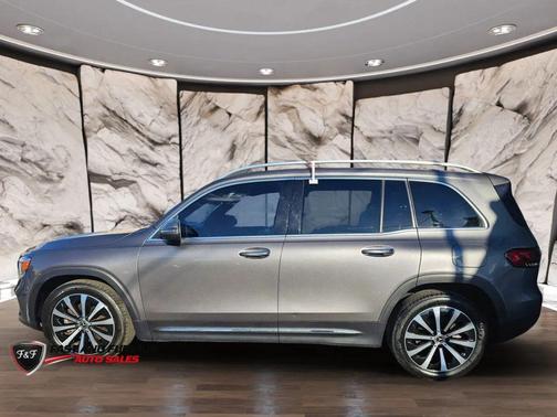 Gray 2021 Mercedes-Benz GLB 250 4MATIC