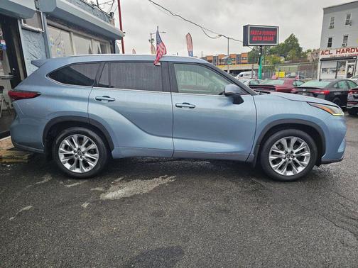 2022 Toyota Highlander Limited